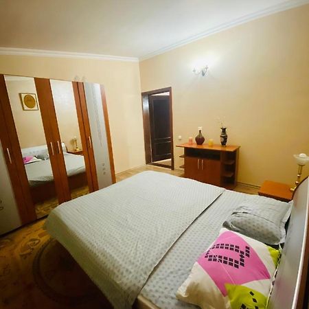 Central House Oradea Zewnętrze zdjęcie